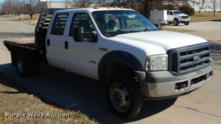 image for item GT9596 2005 Ford F550 Super Duty XL  SuperCrew flatbed truck