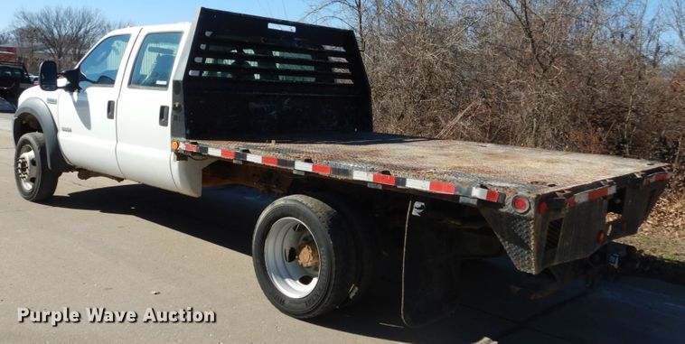 image for item GT9596 2005 Ford F550 Super Duty XL  SuperCrew flatbed truck