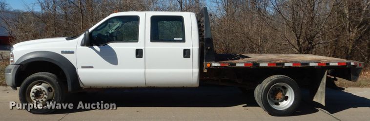 image for item GT9596 2005 Ford F550 Super Duty XL  SuperCrew flatbed truck