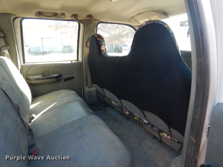 image for item GT9596 2005 Ford F550 Super Duty XL  SuperCrew flatbed truck