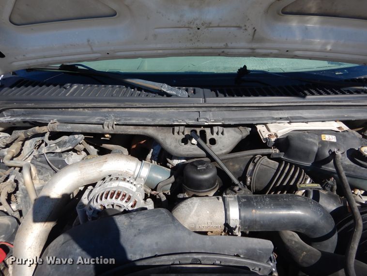 image for item GT9596 2005 Ford F550 Super Duty XL  SuperCrew flatbed truck