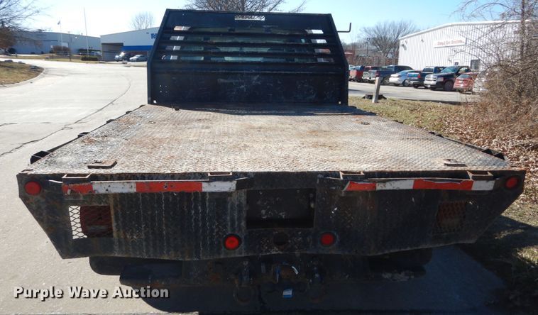 image for item GT9596 2005 Ford F550 Super Duty XL  SuperCrew flatbed truck