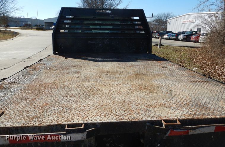 image for item GT9596 2005 Ford F550 Super Duty XL  SuperCrew flatbed truck