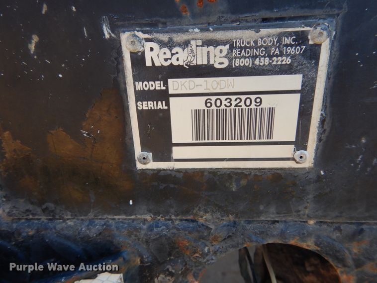 image for item GT9596 2005 Ford F550 Super Duty XL  SuperCrew flatbed truck