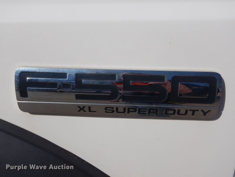 image for item GT9596 2005 Ford F550 Super Duty XL  SuperCrew flatbed truck