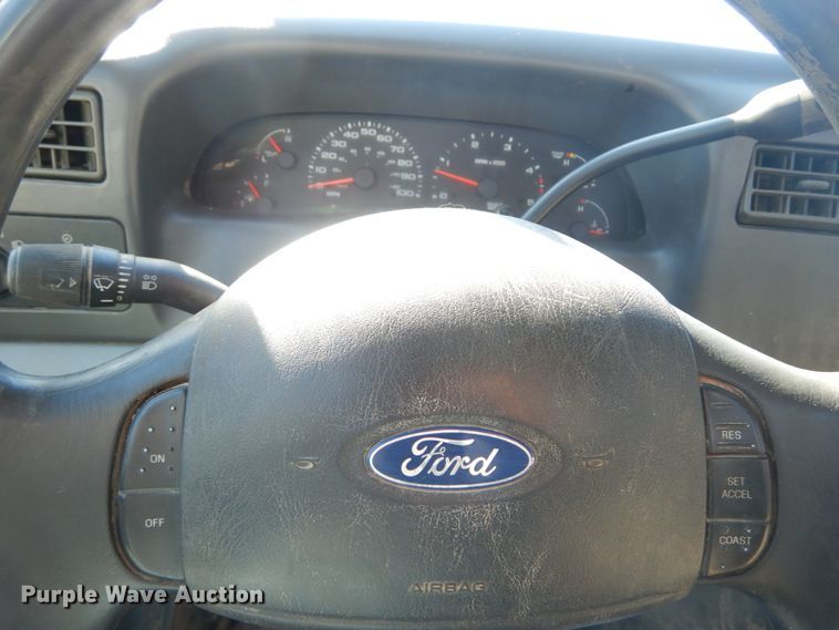 image for item GT9597 2003 Ford F550 Super Duty XL  utility / service truck