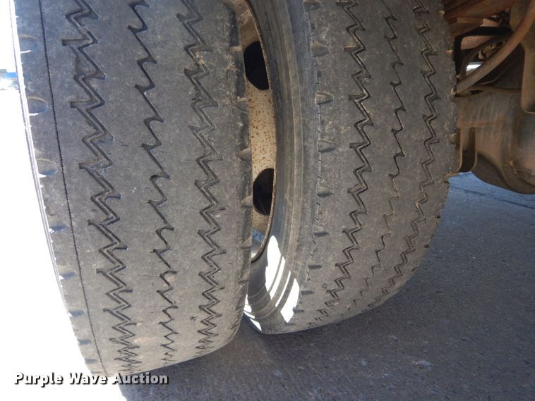 image for item GT9597 2003 Ford F550 Super Duty XL  utility / service truck