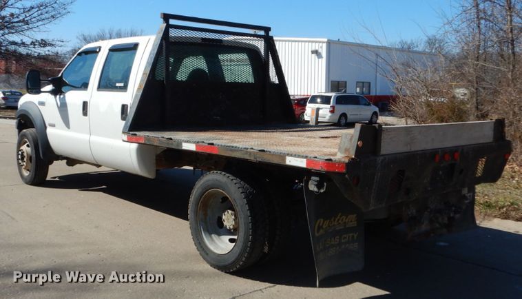 image for item GT9598 2006 Ford F450 Super Duty XL  SuperCrew flatbed pickup truck
