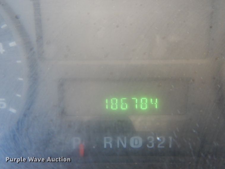 image for item GT9598 2006 Ford F450 Super Duty XL  SuperCrew flatbed pickup truck