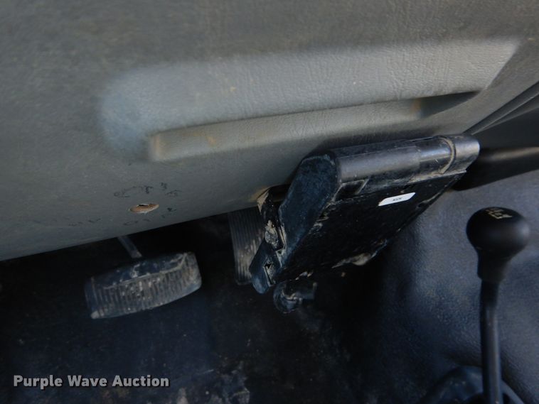 image for item GT9598 2006 Ford F450 Super Duty XL  SuperCrew flatbed pickup truck