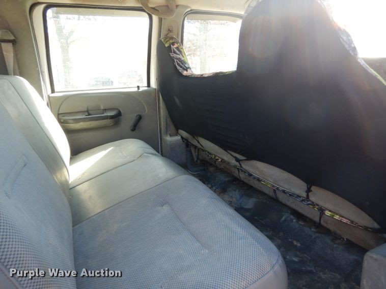 image for item GT9598 2006 Ford F450 Super Duty XL  SuperCrew flatbed pickup truck