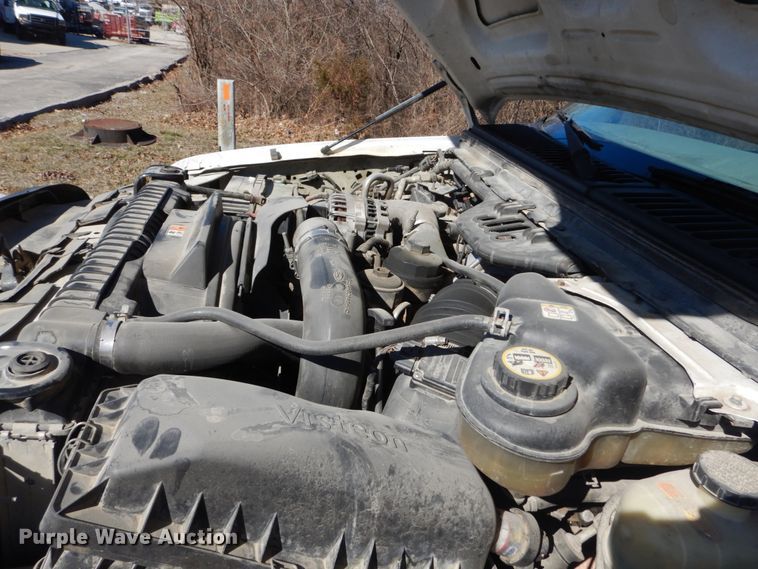 image for item GT9598 2006 Ford F450 Super Duty XL  SuperCrew flatbed pickup truck