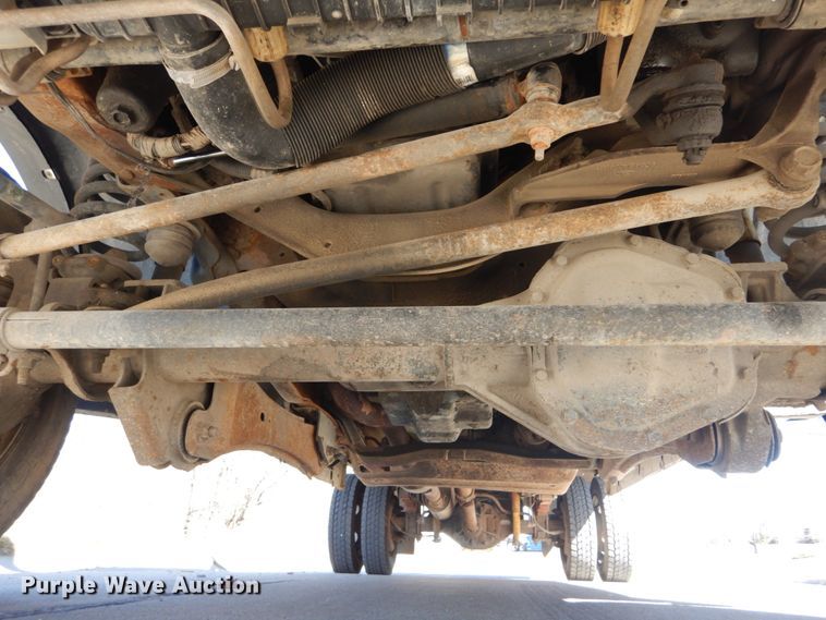 image for item GT9598 2006 Ford F450 Super Duty XL  SuperCrew flatbed pickup truck