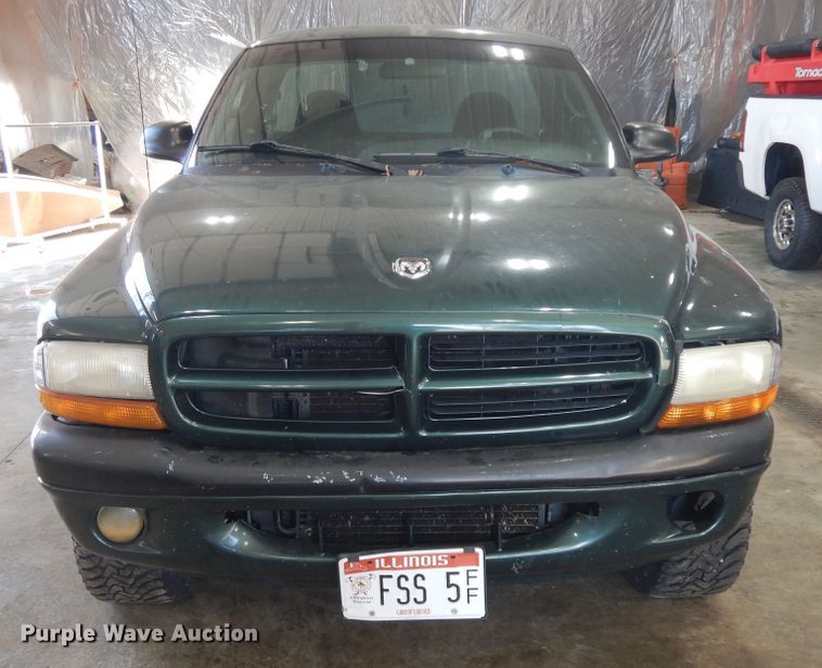 image for item H1849 2000 Dodge Dakota  pickup truck