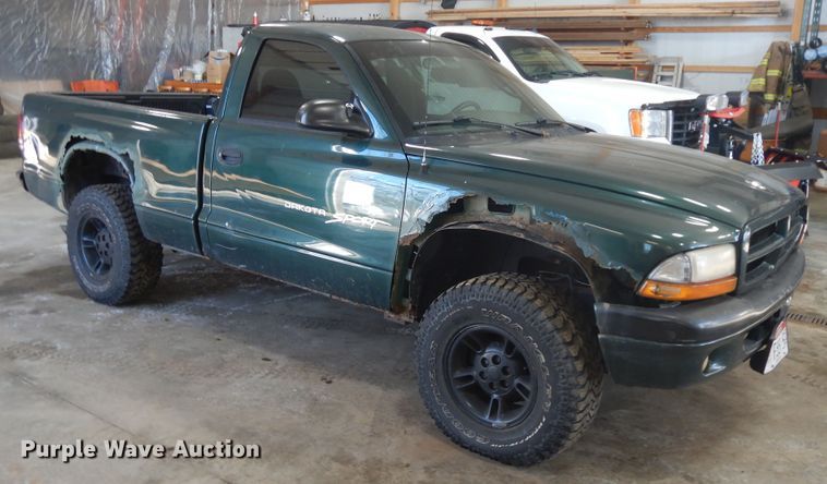 image for item H1849 2000 Dodge Dakota  pickup truck