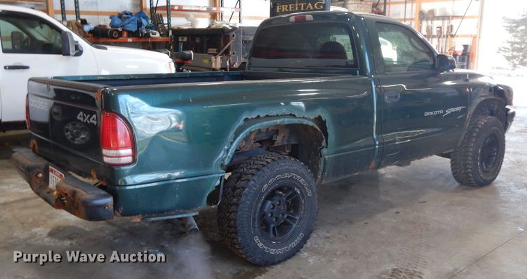 image for item H1849 2000 Dodge Dakota  pickup truck