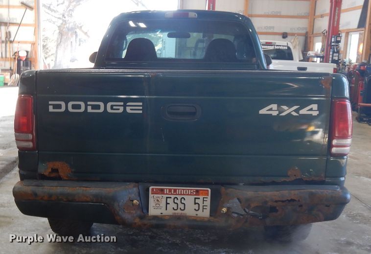 image for item H1849 2000 Dodge Dakota  pickup truck