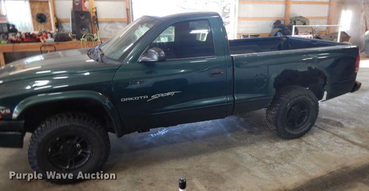 image for item H1849 2000 Dodge Dakota  pickup truck