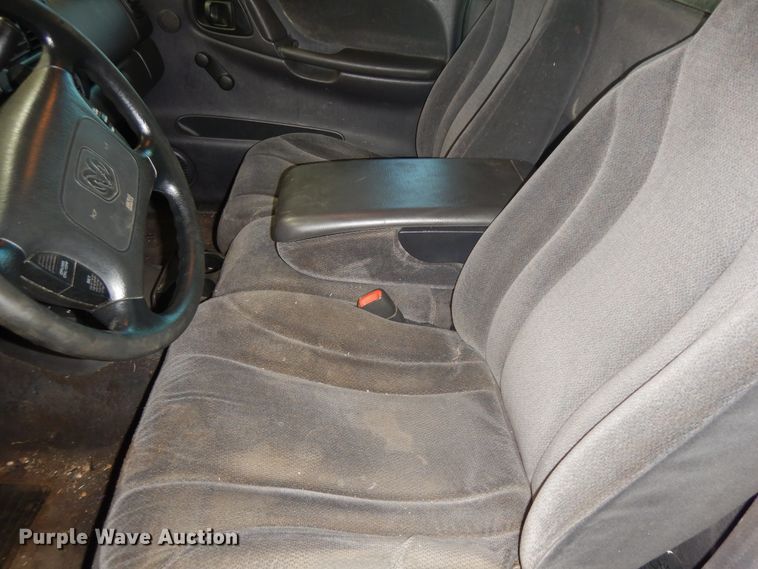 image for item H1849 2000 Dodge Dakota  pickup truck