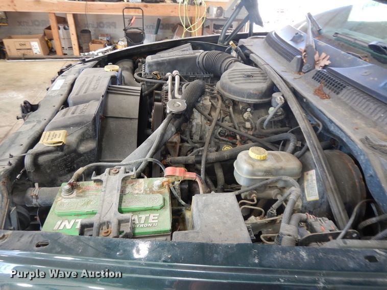 image for item H1849 2000 Dodge Dakota  pickup truck