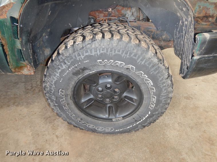 image for item H1849 2000 Dodge Dakota  pickup truck