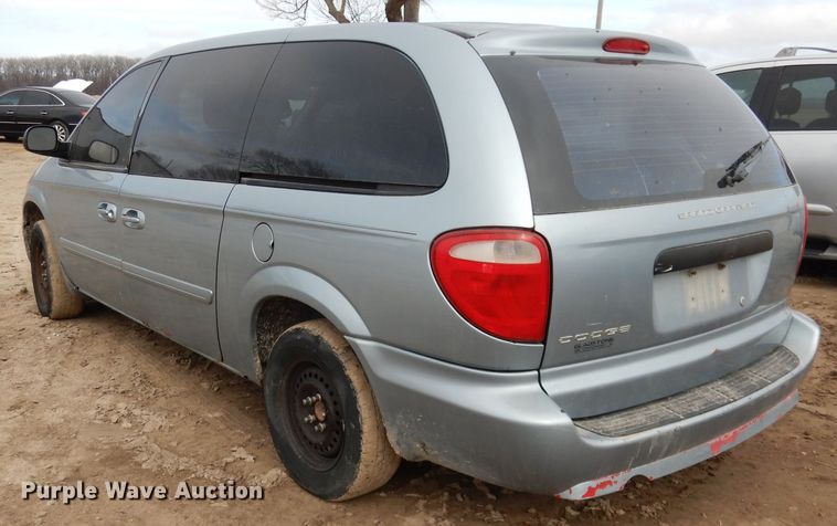 image for item HD9693 2006 Chrysler Town & Country  van