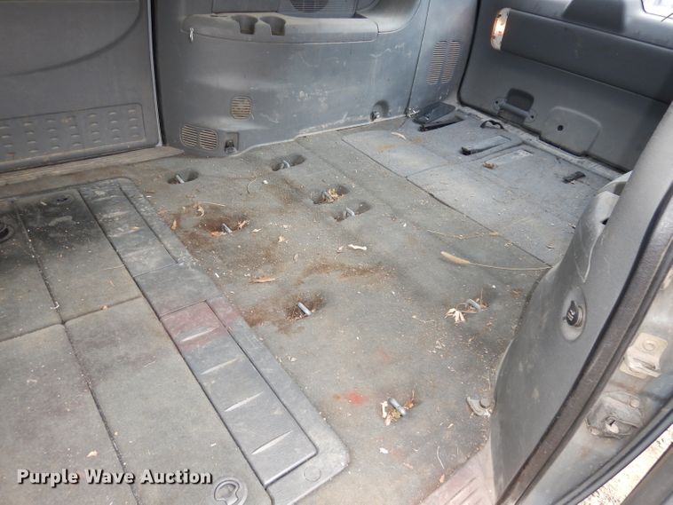 image for item HD9693 2006 Chrysler Town & Country  van