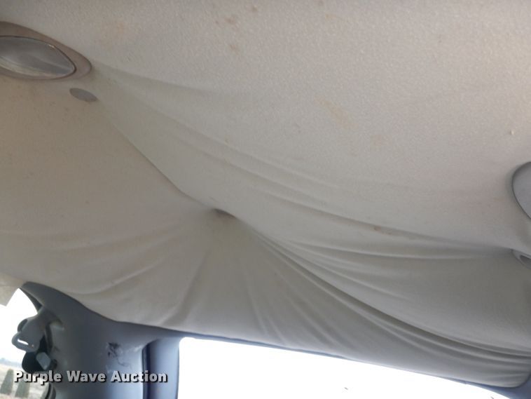 image for item HD9693 2006 Chrysler Town & Country  van