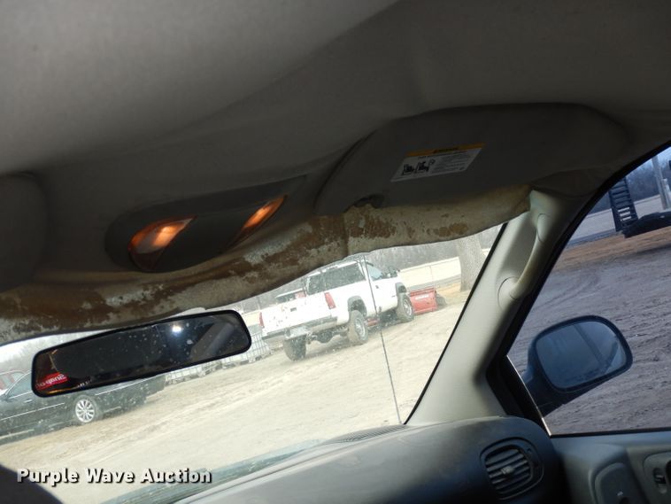 image for item HD9693 2006 Chrysler Town & Country  van