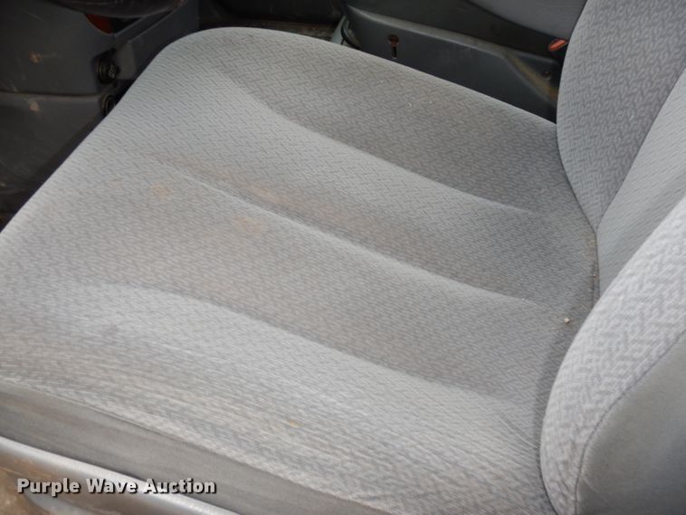 image for item HD9693 2006 Chrysler Town & Country  van