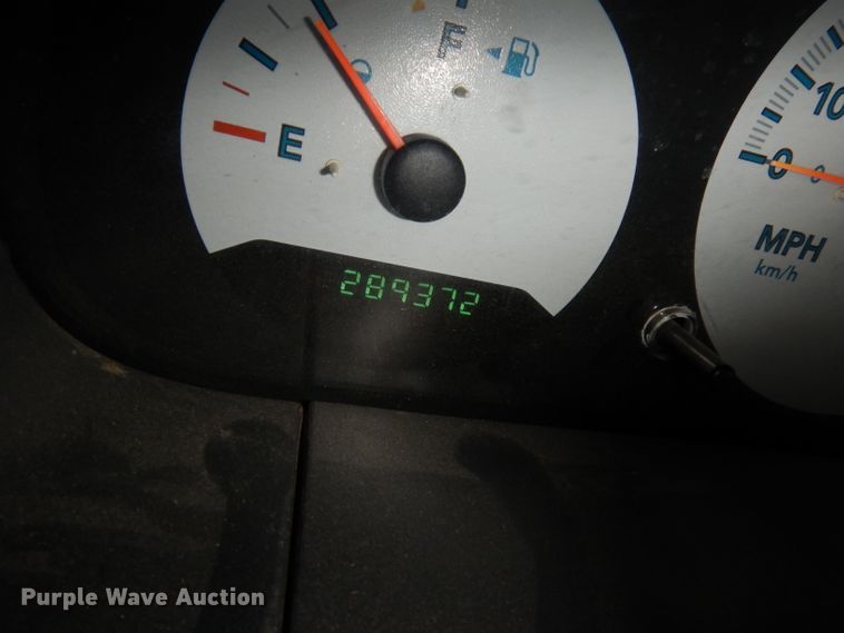 image for item HD9693 2006 Chrysler Town & Country  van