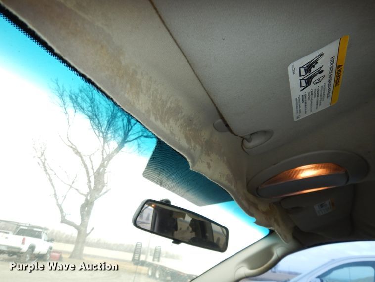 image for item HD9693 2006 Chrysler Town & Country  van