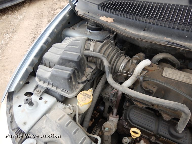 image for item HD9693 2006 Chrysler Town & Country  van