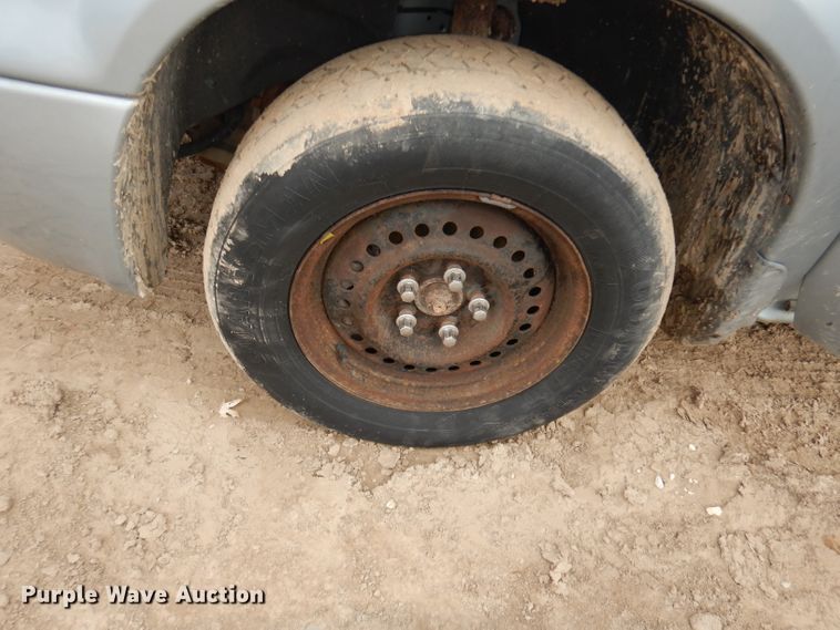 image for item HD9693 2006 Chrysler Town & Country  van