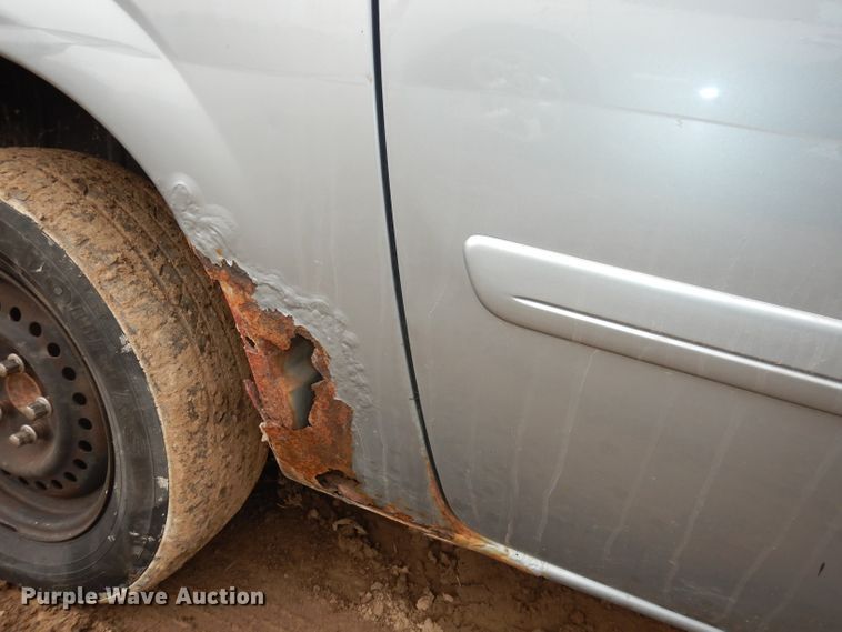 image for item HD9693 2006 Chrysler Town & Country  van