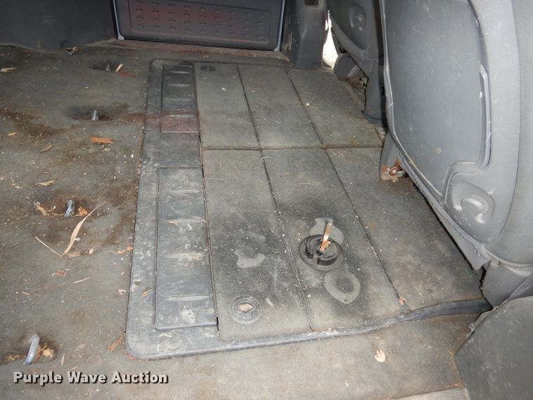 image for item HD9693 2006 Chrysler Town & Country  van