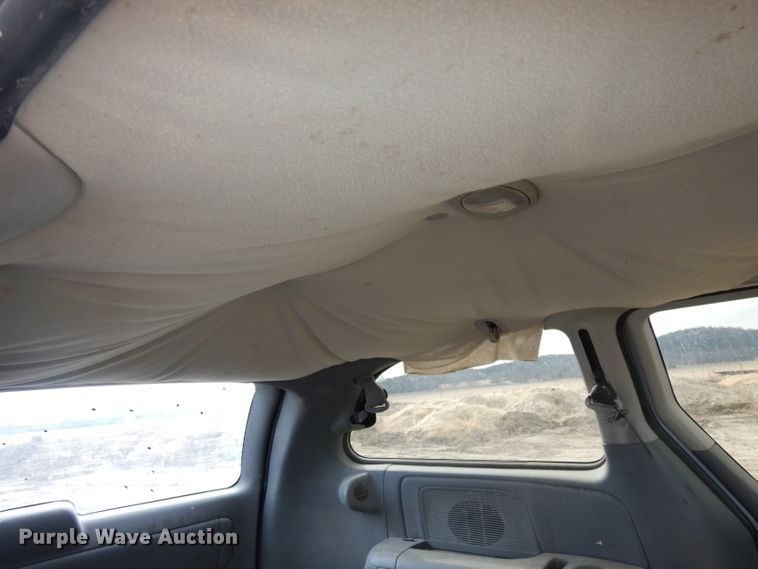 image for item HD9693 2006 Chrysler Town & Country  van