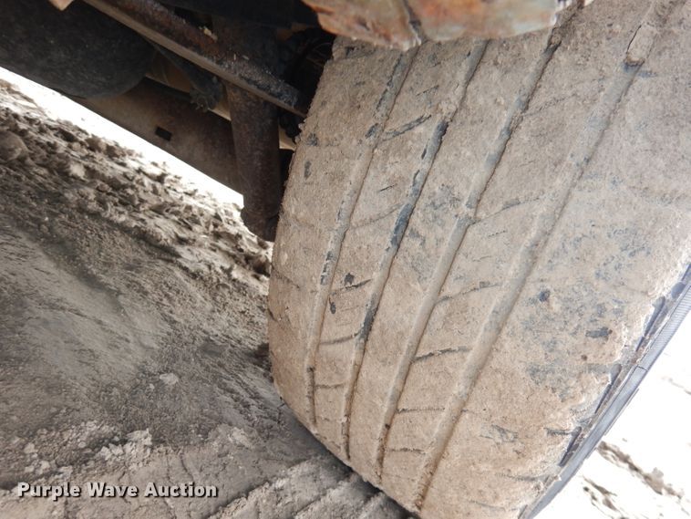 image for item HD9693 2006 Chrysler Town & Country  van