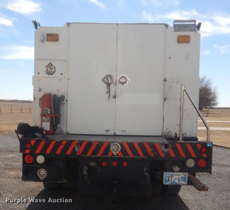 image for item HG9890 1999 GMC 7500  utility / service truck