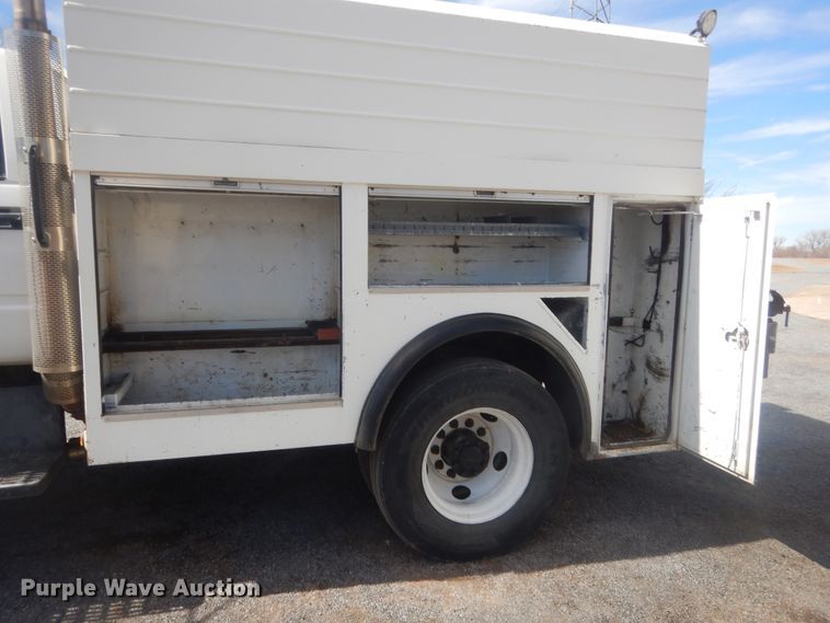 image for item HG9890 1999 GMC 7500  utility / service truck