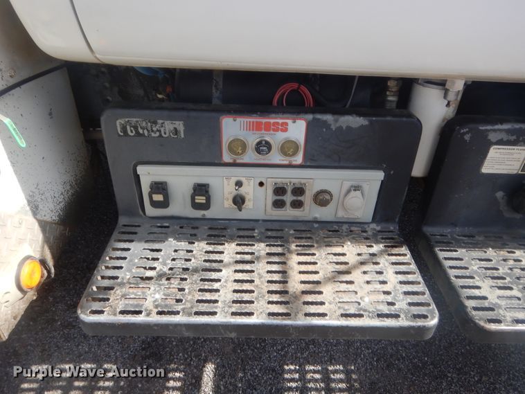 image for item HG9890 1999 GMC 7500  utility / service truck