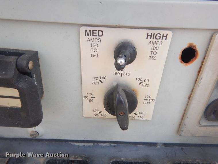 image for item HG9890 1999 GMC 7500  utility / service truck