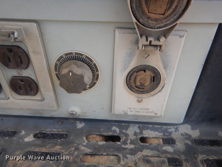 image for item HG9890 1999 GMC 7500  utility / service truck