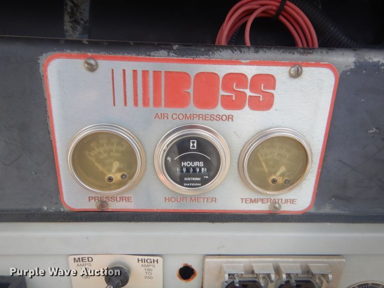 image for item HG9890 1999 GMC 7500  utility / service truck