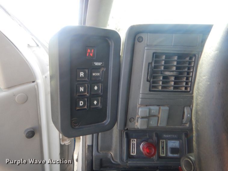 image for item HG9890 1999 GMC 7500  utility / service truck