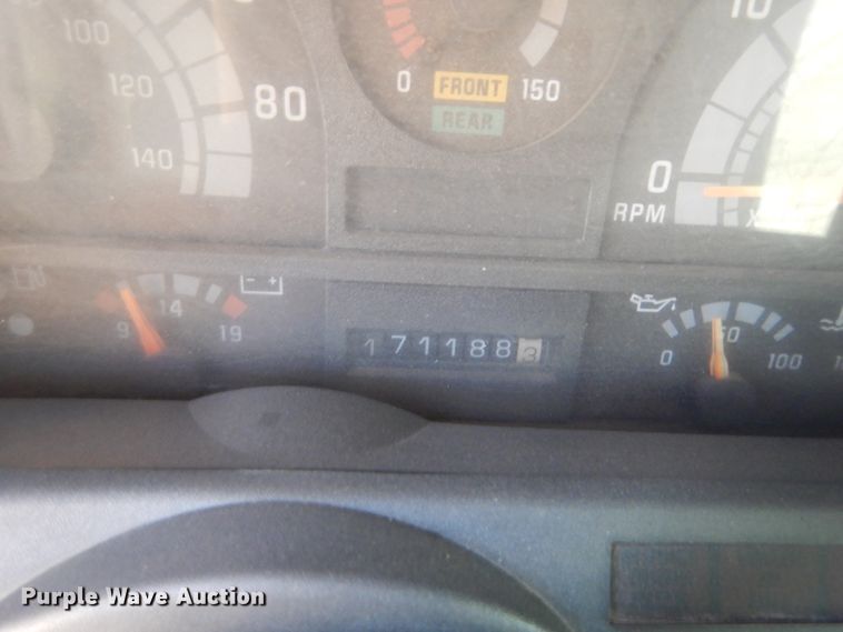 image for item HG9890 1999 GMC 7500  utility / service truck