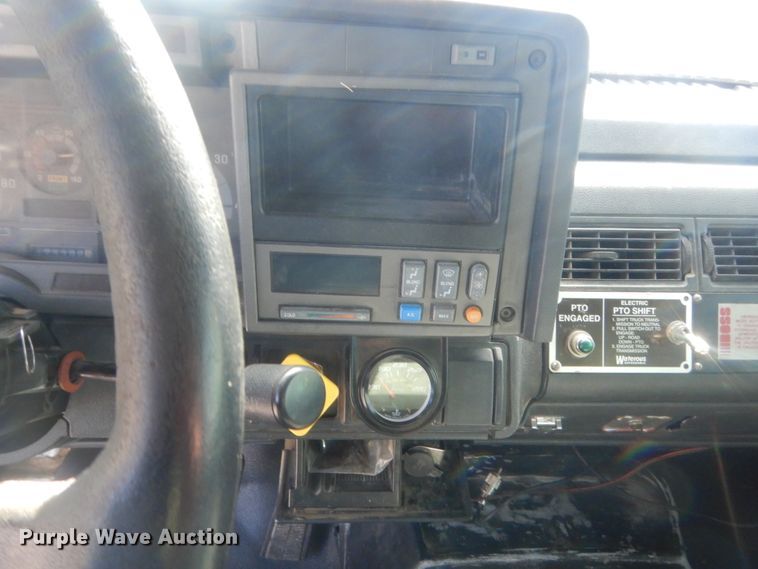 image for item HG9890 1999 GMC 7500  utility / service truck