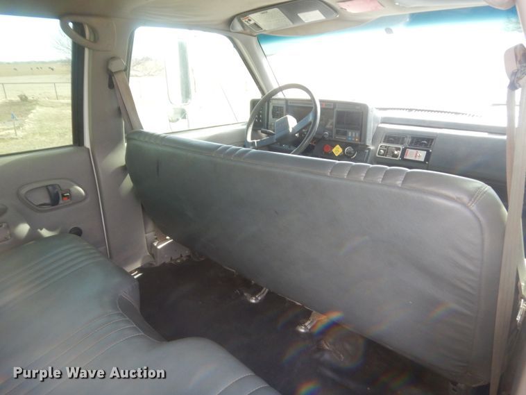 image for item HG9890 1999 GMC 7500  utility / service truck