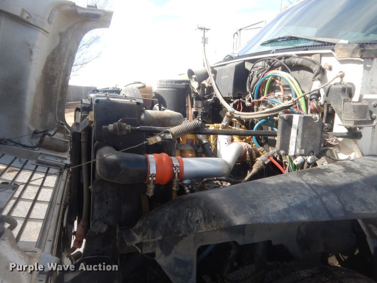 image for item HG9890 1999 GMC 7500  utility / service truck