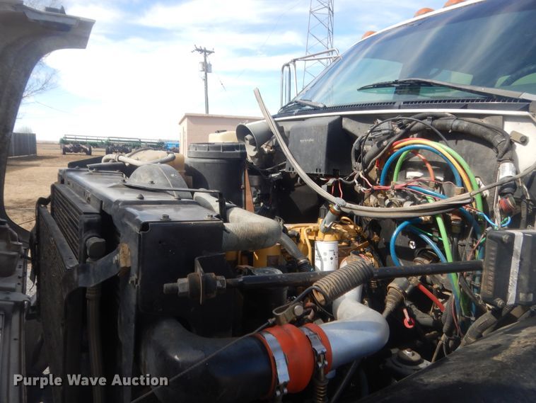 image for item HG9890 1999 GMC 7500  utility / service truck